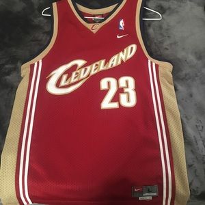 Nike LeBron James Cleveland Cavalier kids jersey